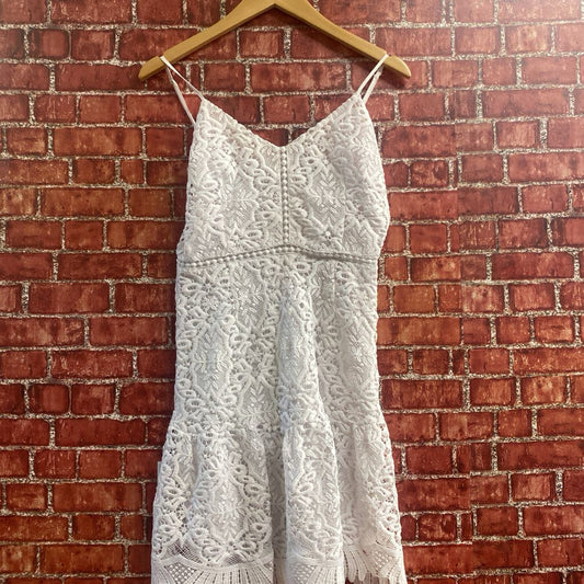 BB Dakota RSVP White Lace Dress Size 4 (S)