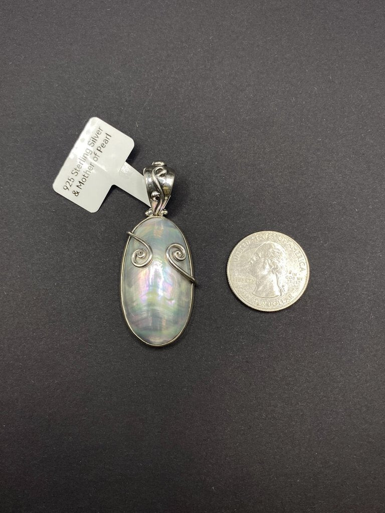 925 Sterling Silver And Mother Of Pearl Pendant