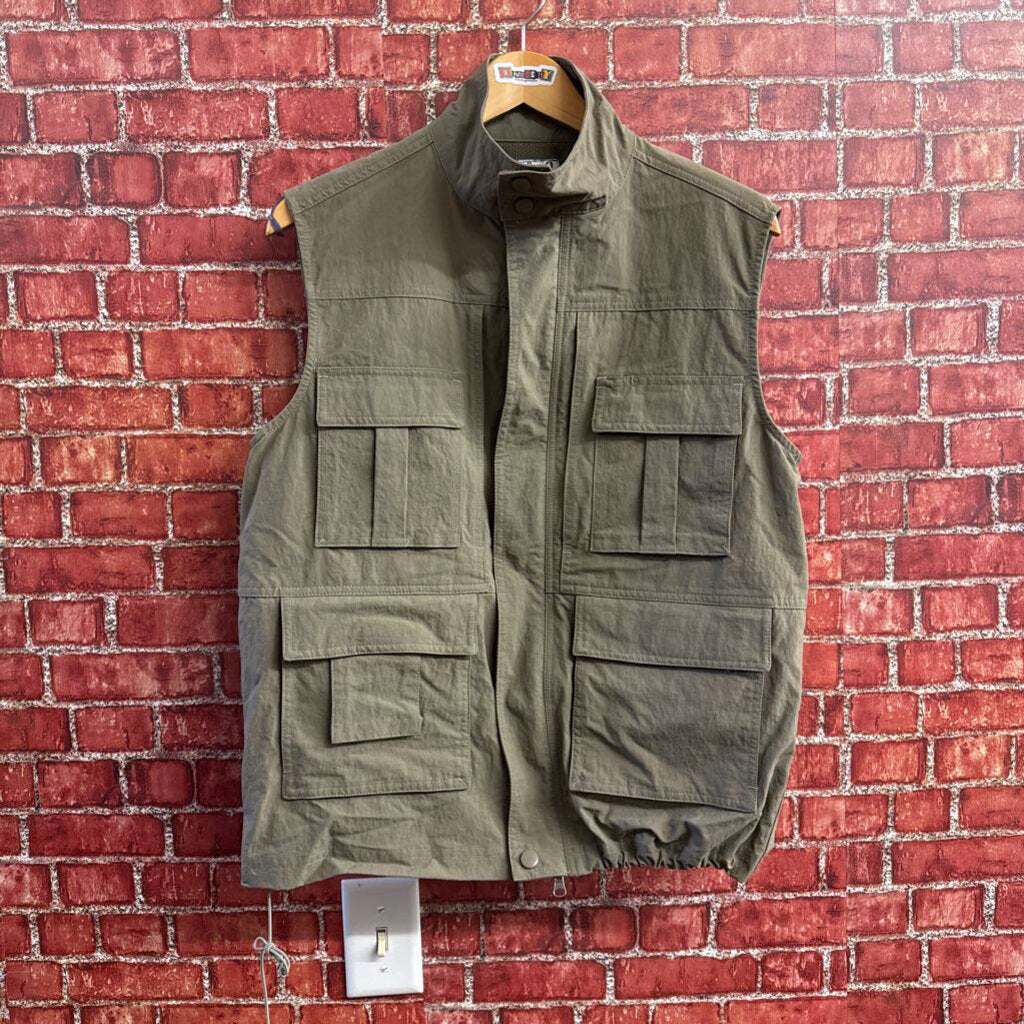 Magellans Green Utility Vest Size D6