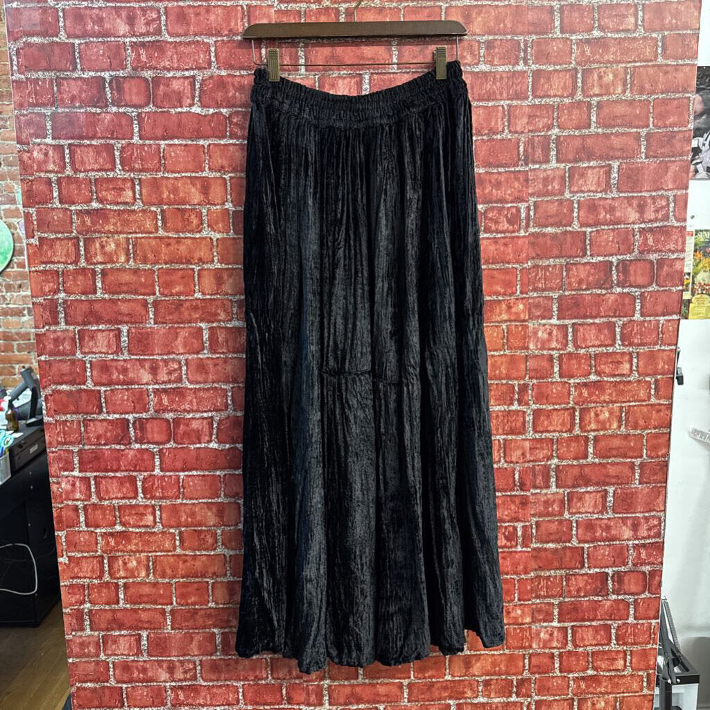 Venus Vintage Maxi Skirt Velvet Black