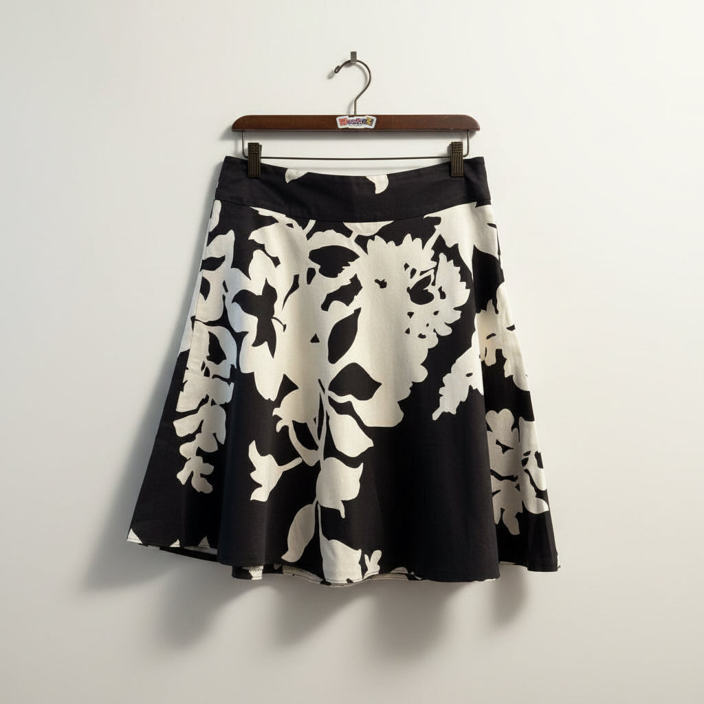 Akris Punto B&W Floral Mini Skirt Ladies Size 6