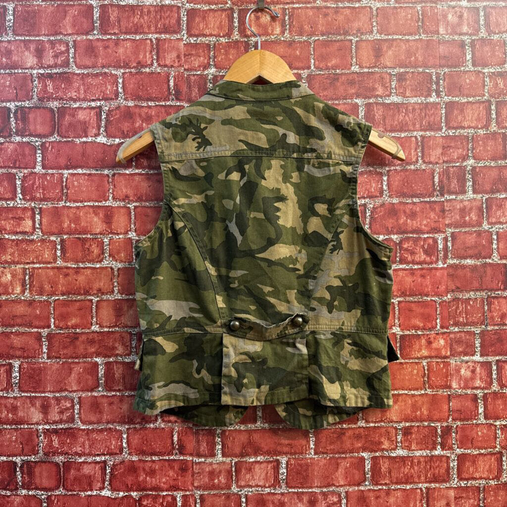 Ali & Kris Vest Double Breasted Camo Green