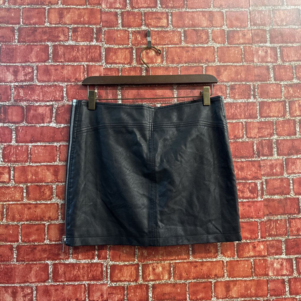 Obey No. 89 Faux Leather Mini Skirt Zip Sides Black Size 28