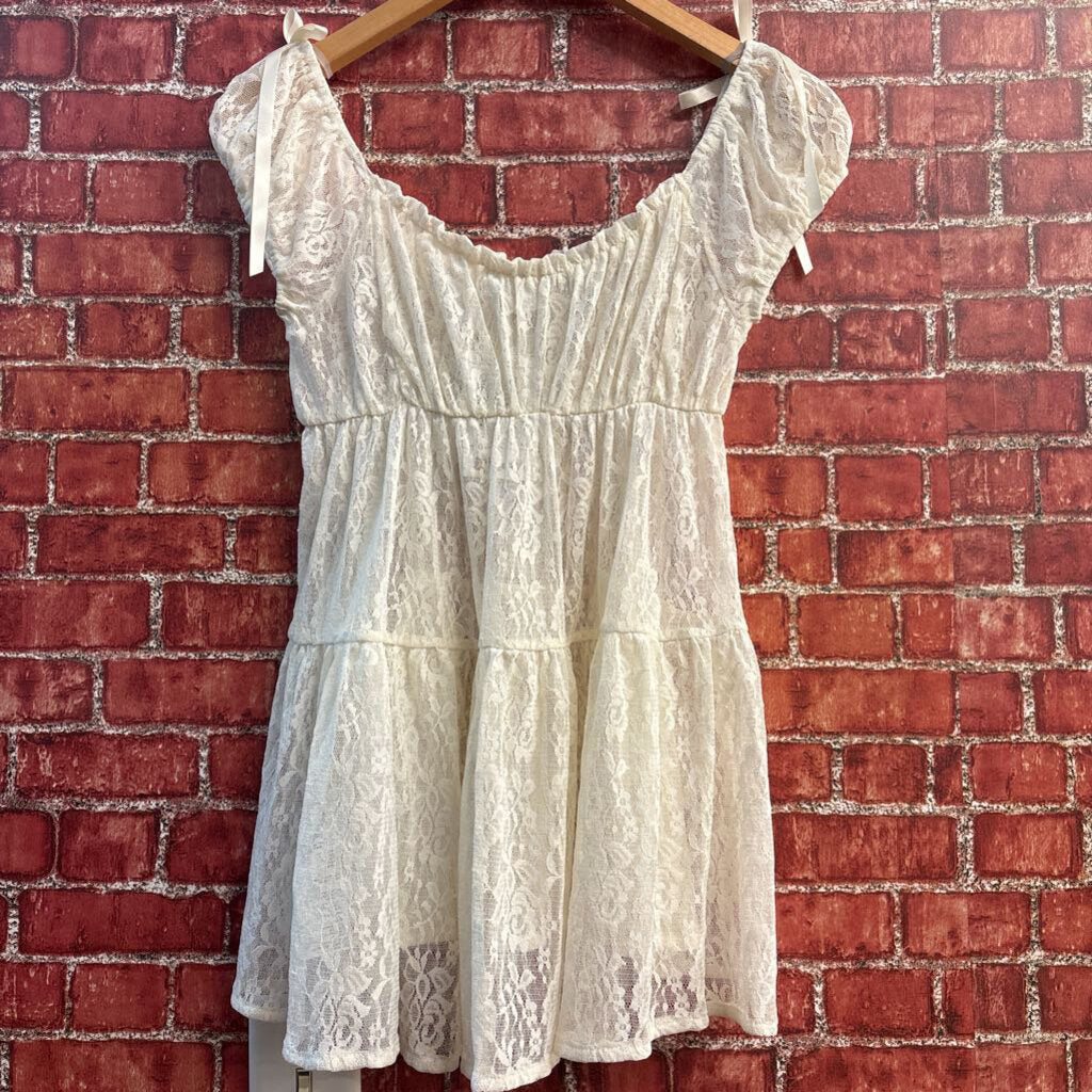 Kimchi Blue Sheer Lace Babydoll Top Rose Details White Ladies Size M