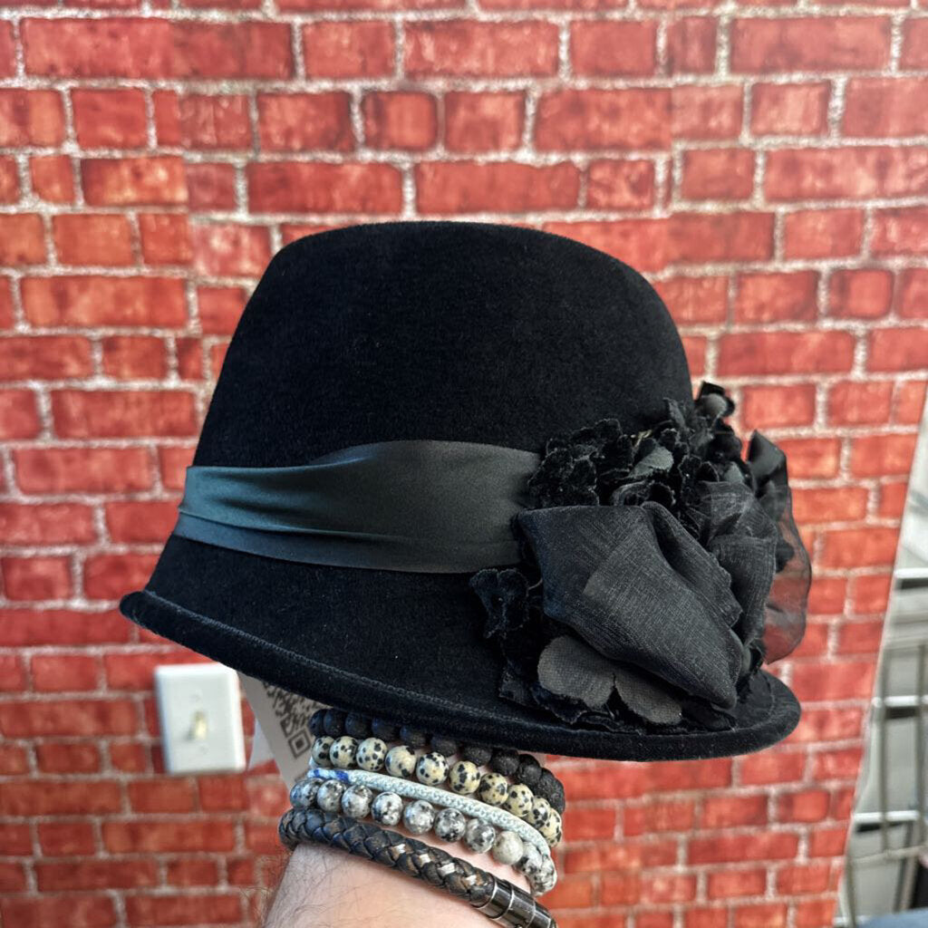 Louise Green Black Felt Hat Size S