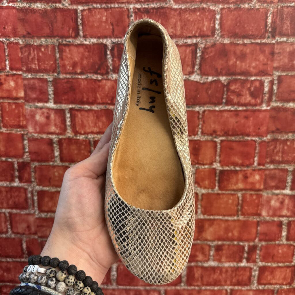 FS/NY Gold Snake Pattern Ballet Flats Size 6.5L