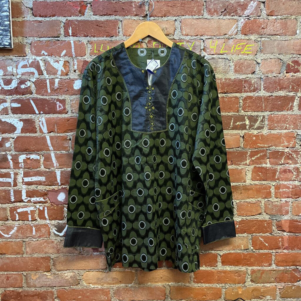 Unbranded Floral Top Green Size M/L