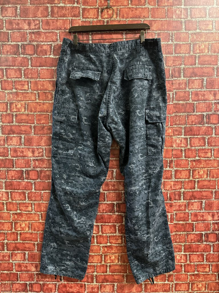 Digital Camo Army Pants Camo Size L