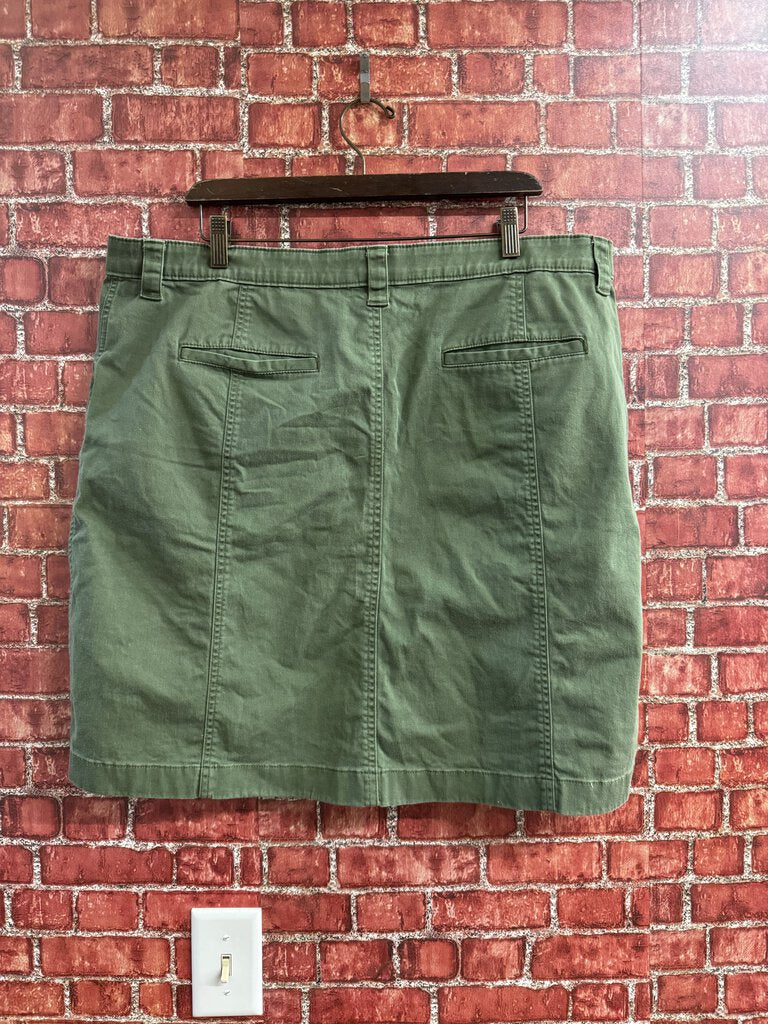 LL Bean Classic Fit Mini Skirt Green Size 18W