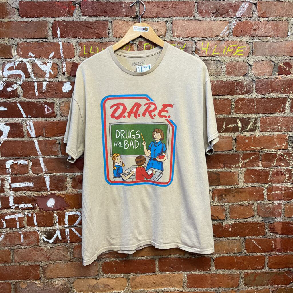 DARE Drugs Are Bad Tee Size XL