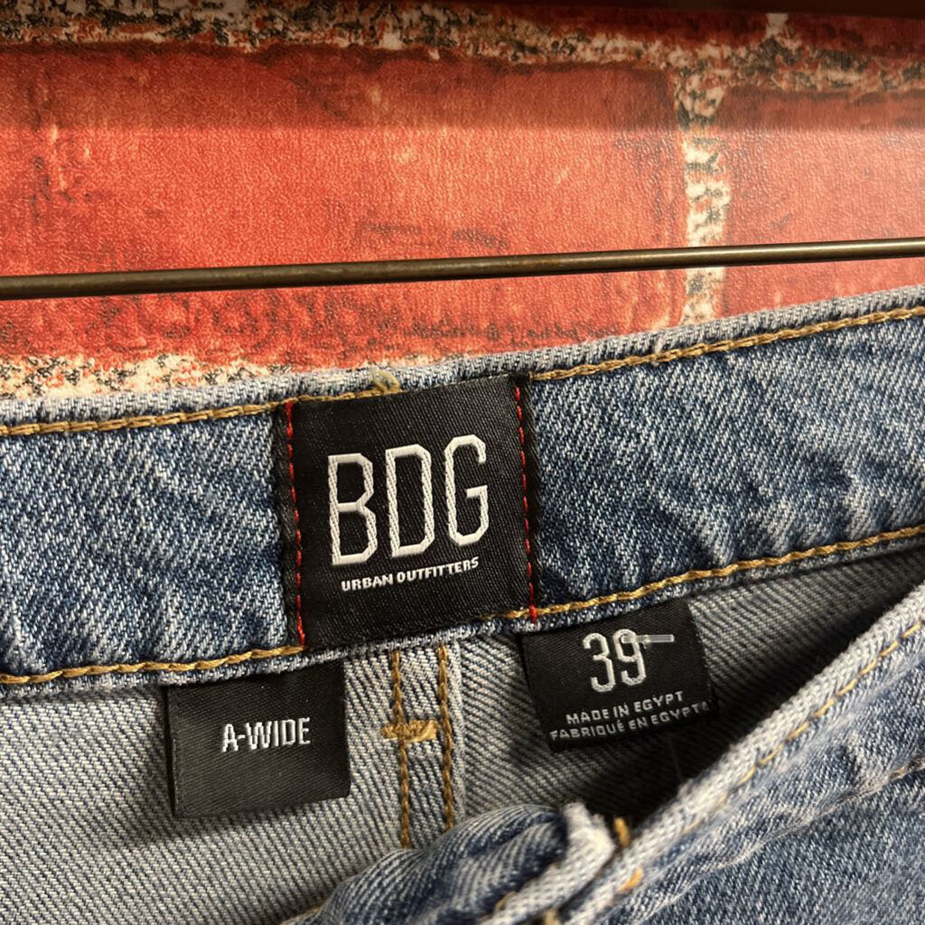 New NWT BDG Wide Leg Jeans Size 39