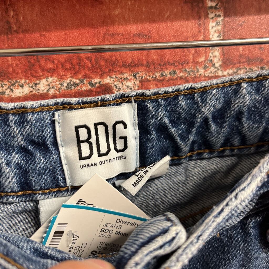 BDG Mom Jeans High Waist Size 31x32