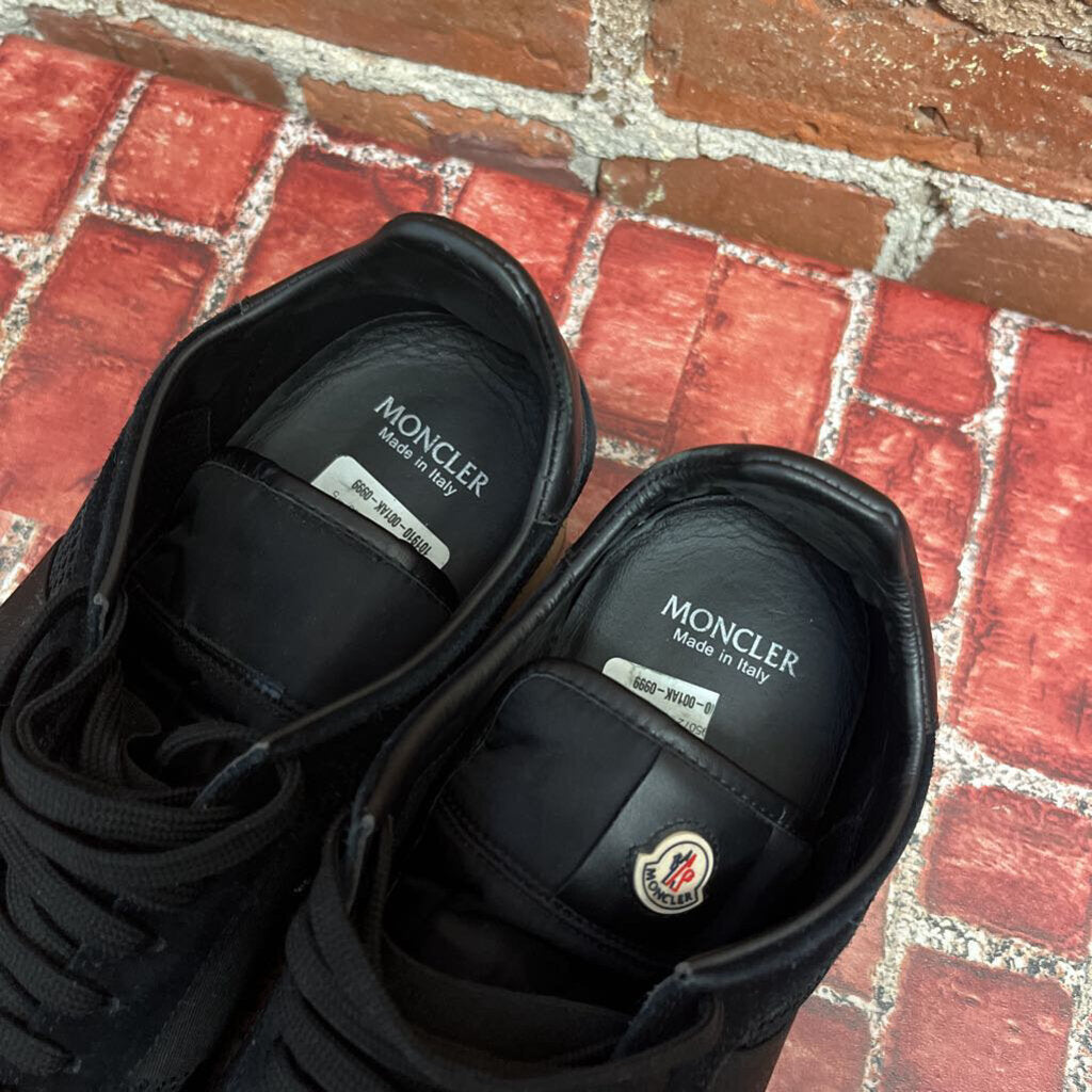 Moncler Sneakers Black Size 44 (11M)