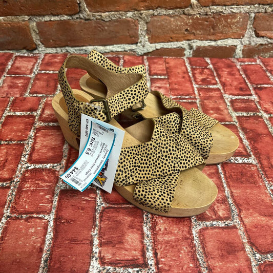 Madewell Cheetah Print Clogs Size 6.5L