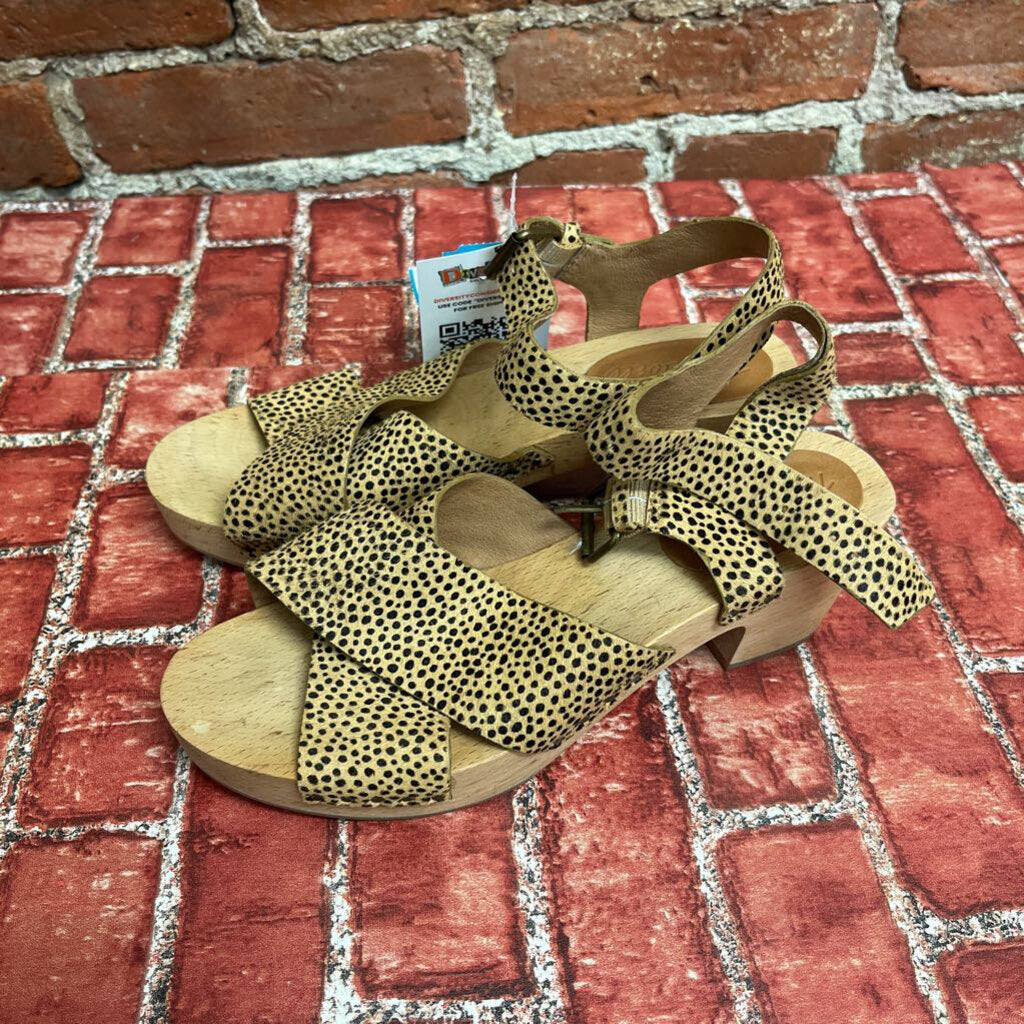 Madewell Cheetah Print Clogs Size 6.5L