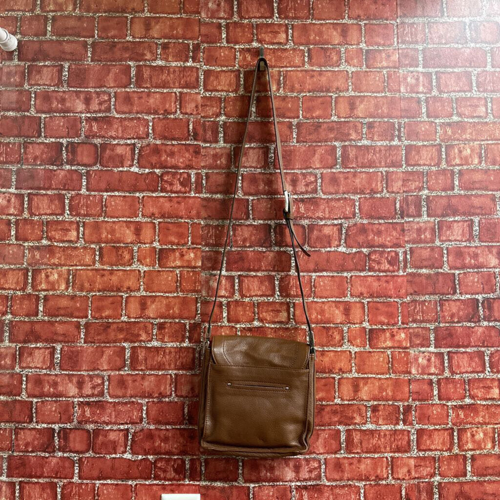 B Makowsky Leather Crossbody Bag Brown