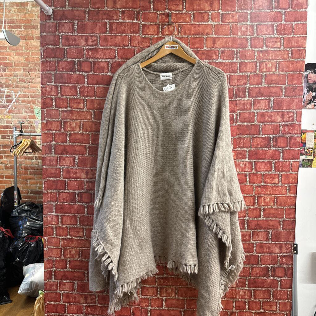 Atelier Delphine Alpaca Blend Cape Beige OSFA