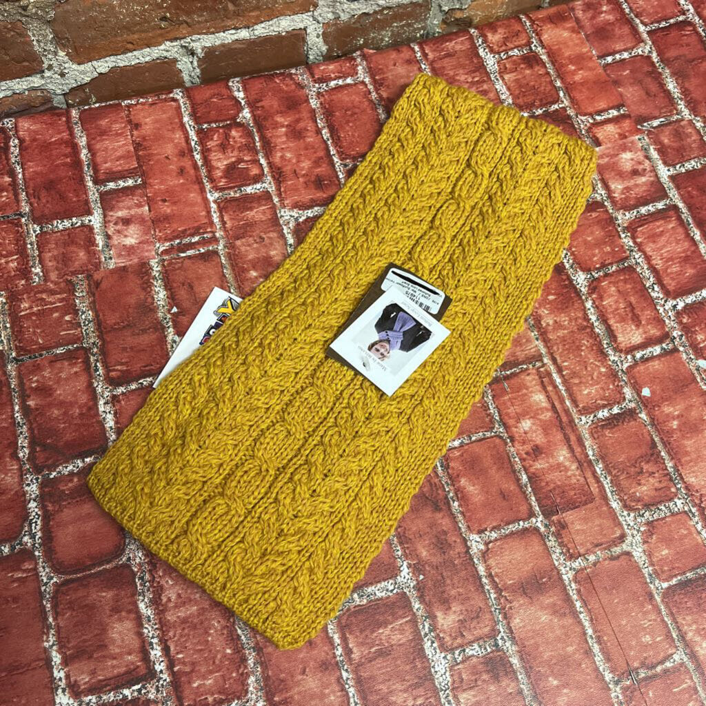 Irish Aran Knit Loop Scarf Yellow NWT