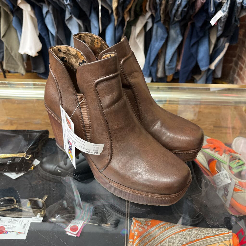 Korks Square Toe Leather Heeled Bootie brown Size 9.5L