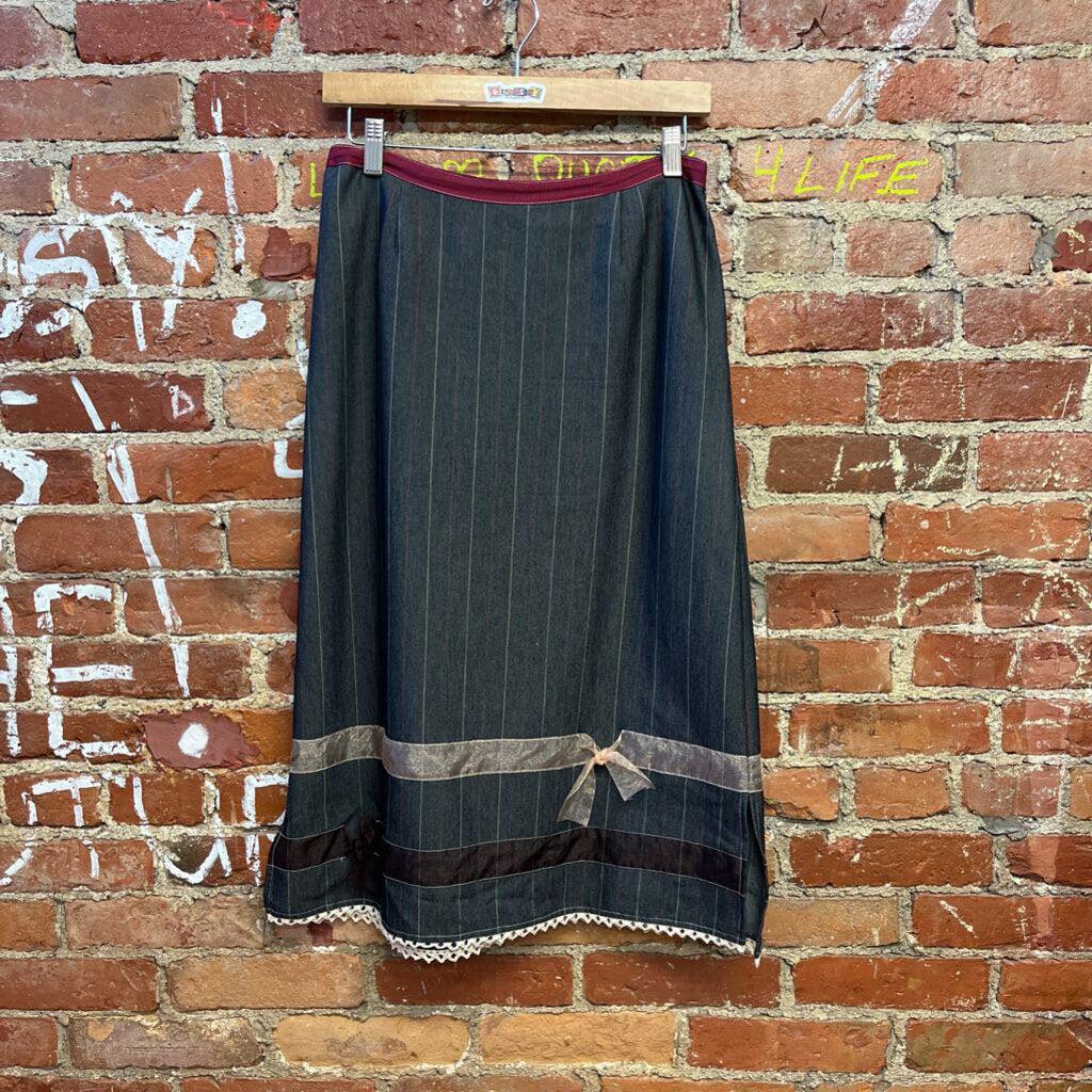 Vintage Y2K Neesh Midi Skirt Pinstripe Size Small