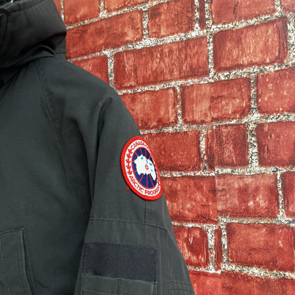 Canada Goose Cropped Puffer Parka Jacket Black Size M