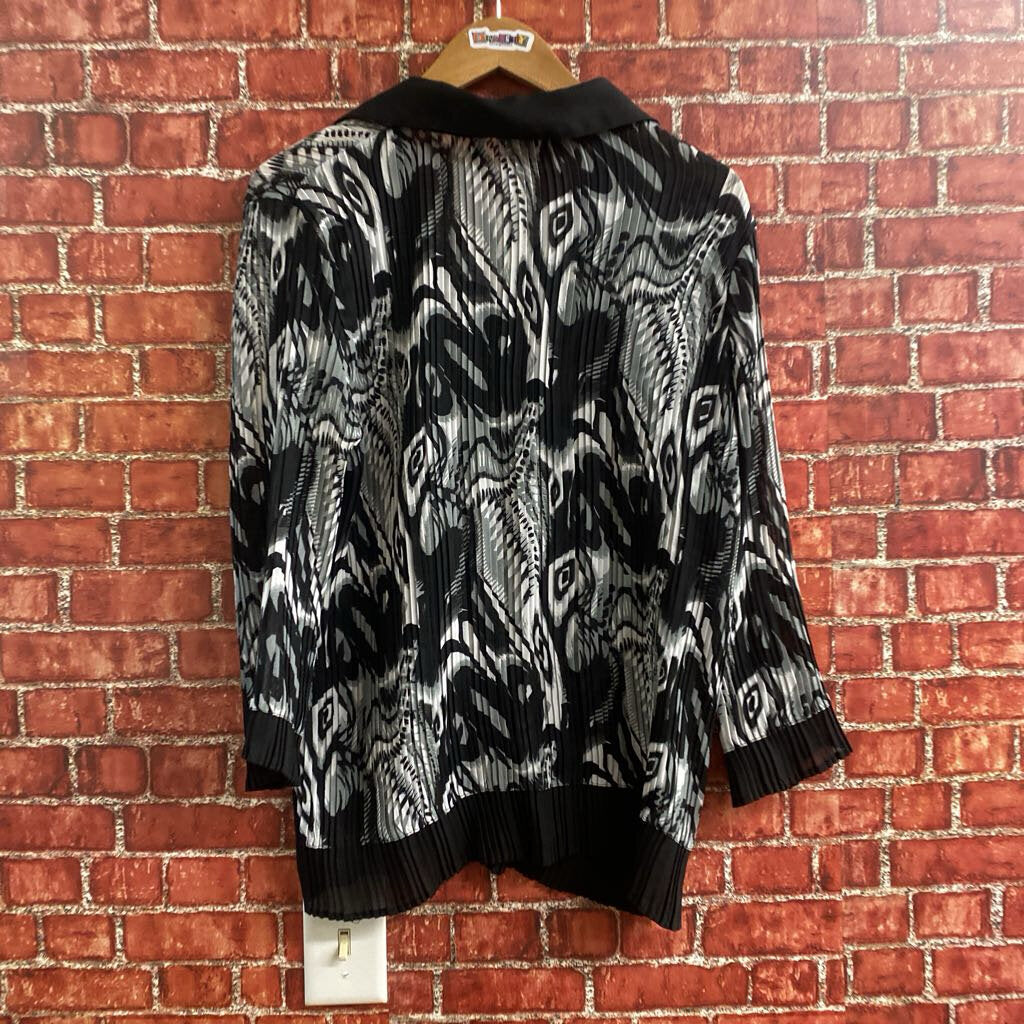 Essentials Swirl Patterned Sheer Top W/B XL