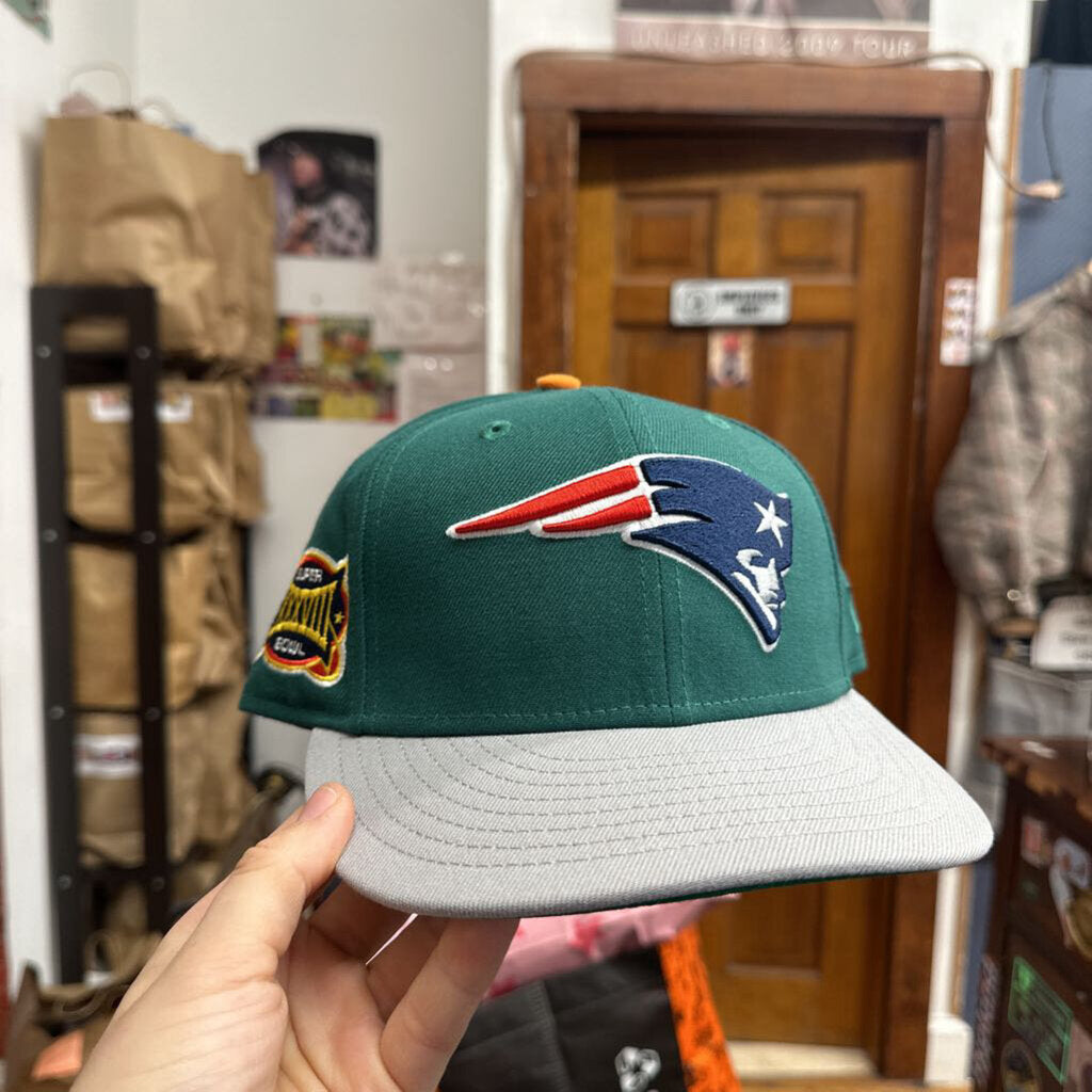 New Era Super Bowl XXXVIII New England Patriots Fitted Green Size 7 1/2