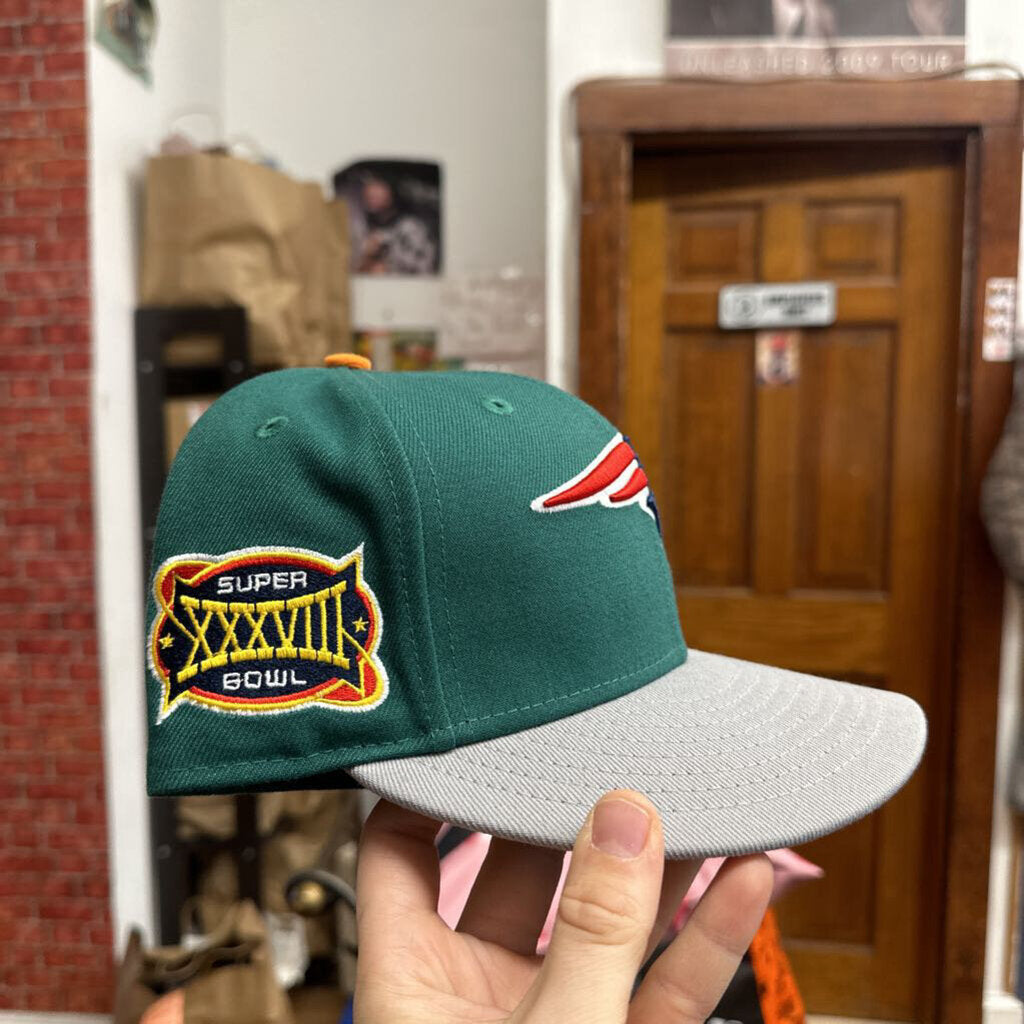 New Era Super Bowl XXXVIII New England Patriots Fitted Green Size 7 1/2