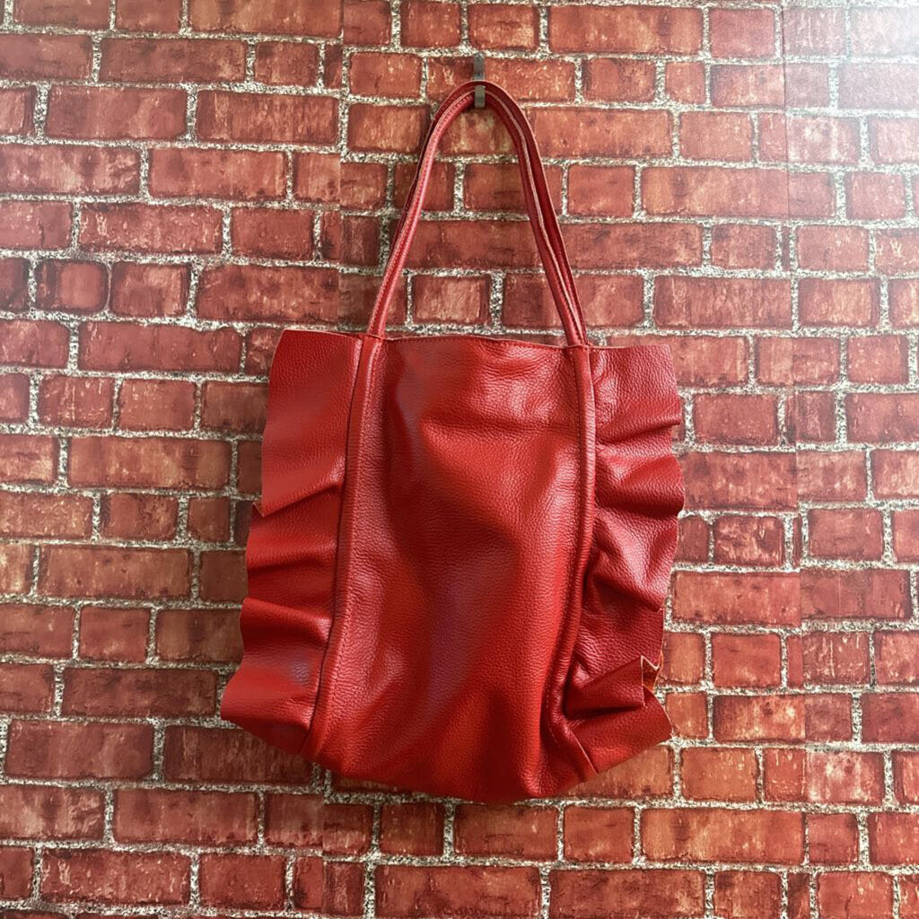 Uno Alla Volta Leather Ruffle handbag red