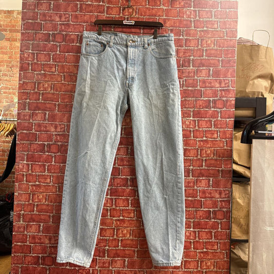 Levis 550 Light Wash Blue Jeans Size 38