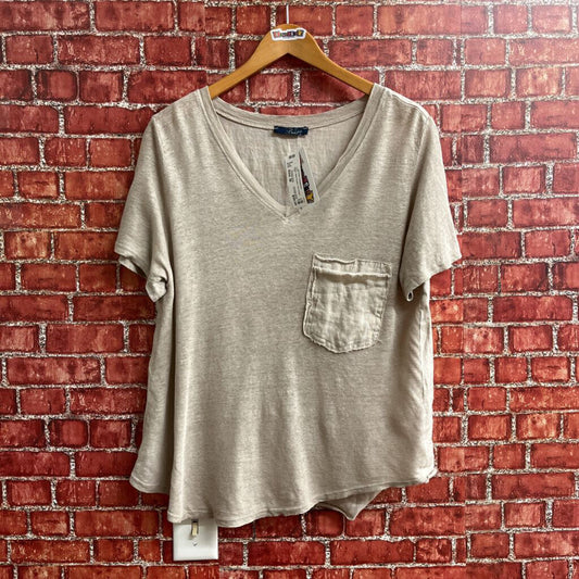 Baci V Neck Pocket Tee Cream Size M