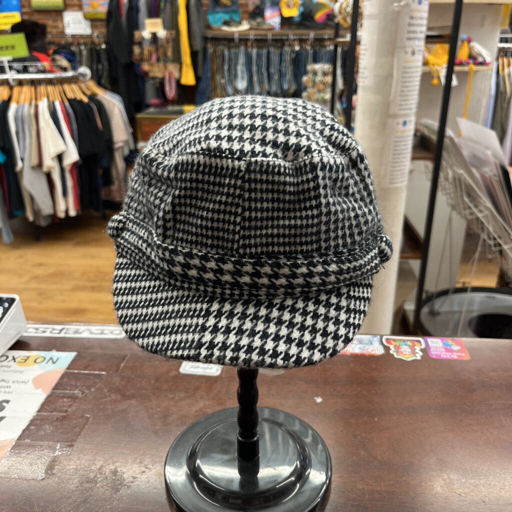 Manhattan hat Company Houndstooth hat black White