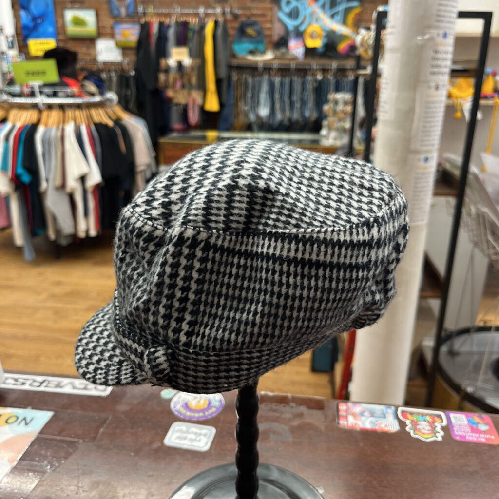 Manhattan hat Company Houndstooth hat black White