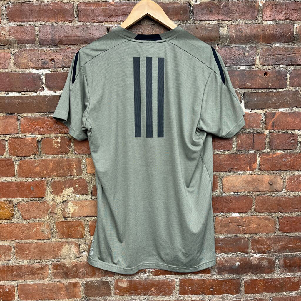 Adidas Jersey tee Grey Size M