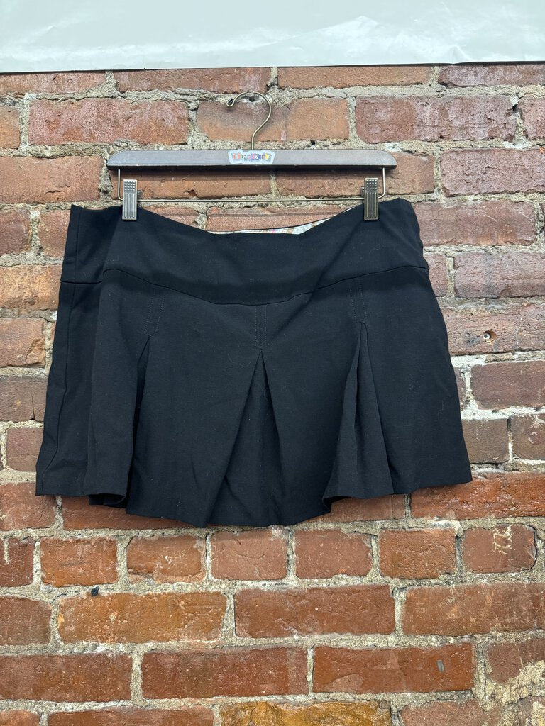 Y2K Rewind Pleated Skirt Black Size 13