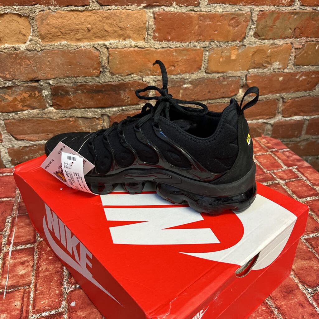 Nike Air Max Triple Black Sneakers Size 10.5M