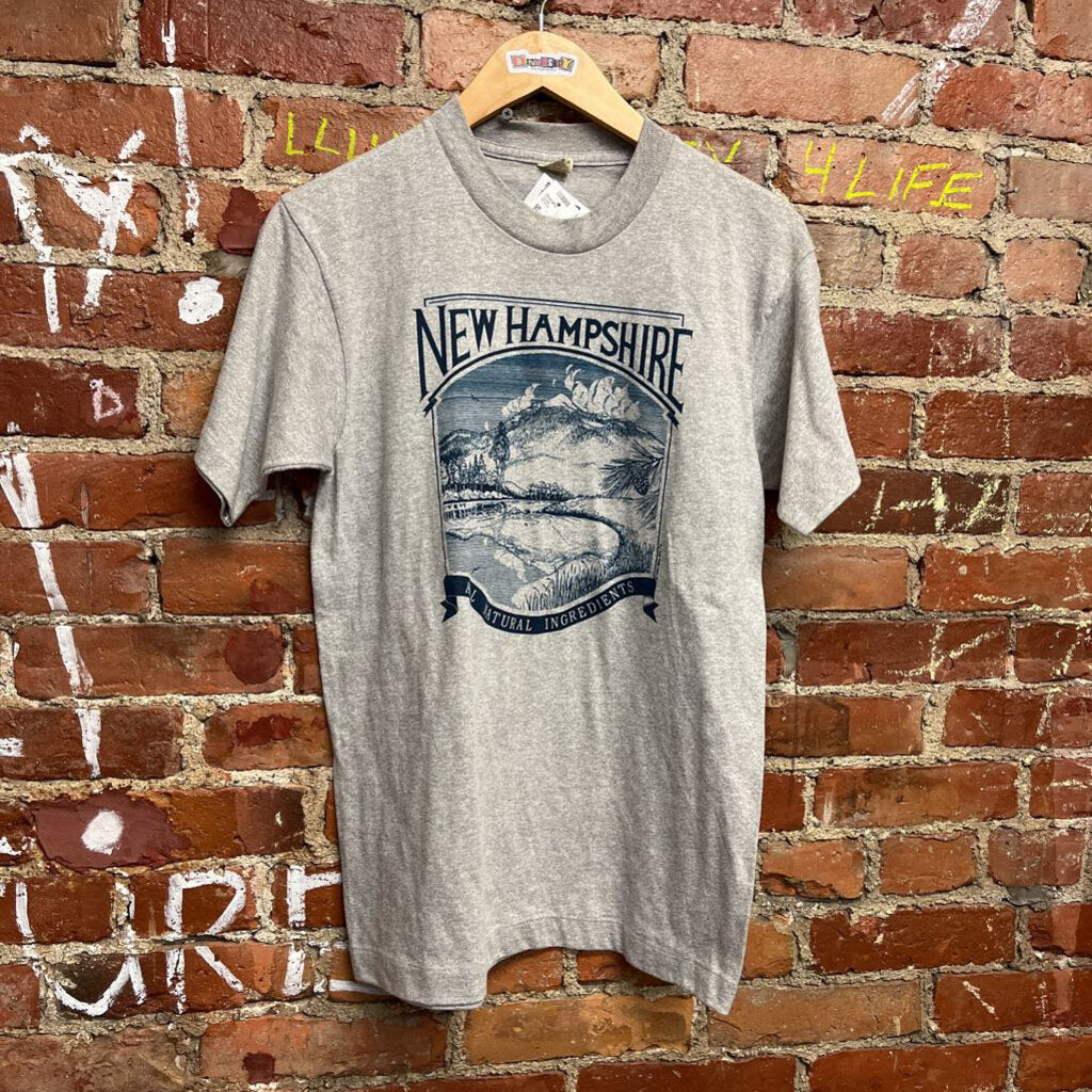 New Hampshire Vintage Graphic Tee Size Medium