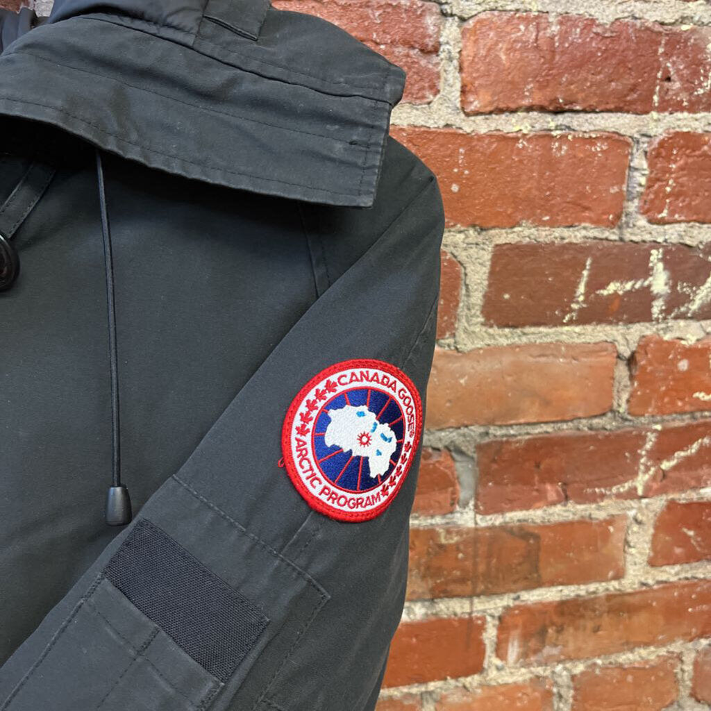 Canada Goose Cropped Puffer Parka Jacket Black Size M