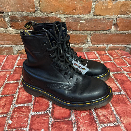 Dr Martens England Boots Black Size 7L