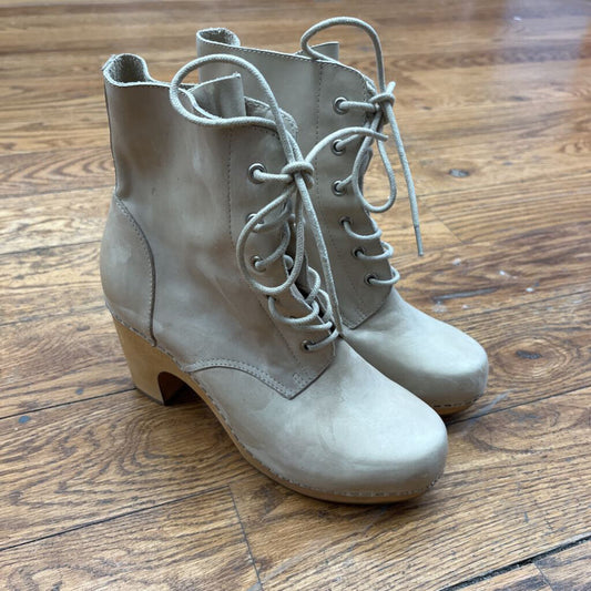 Jeffrey Campbell Woodies Boots Size 6L