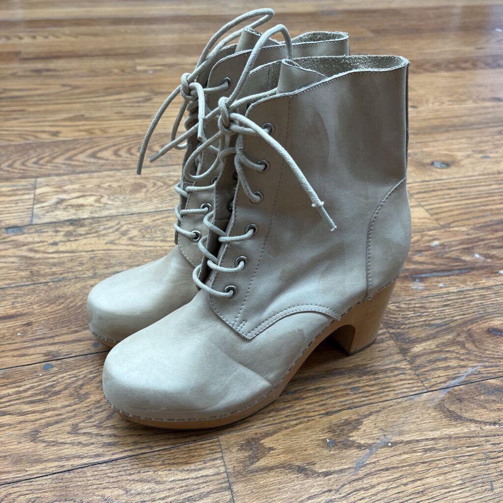 Jeffrey Campbell Woodies Boots Size 6L