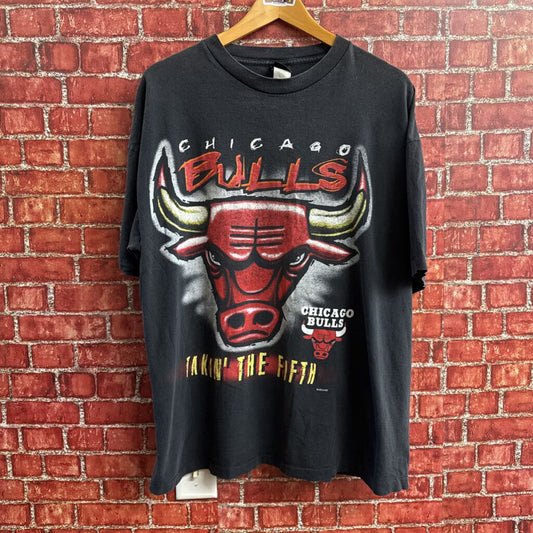 Vintage 1997 Chicago Bulls Graphic Tee Men’s Size 2XL