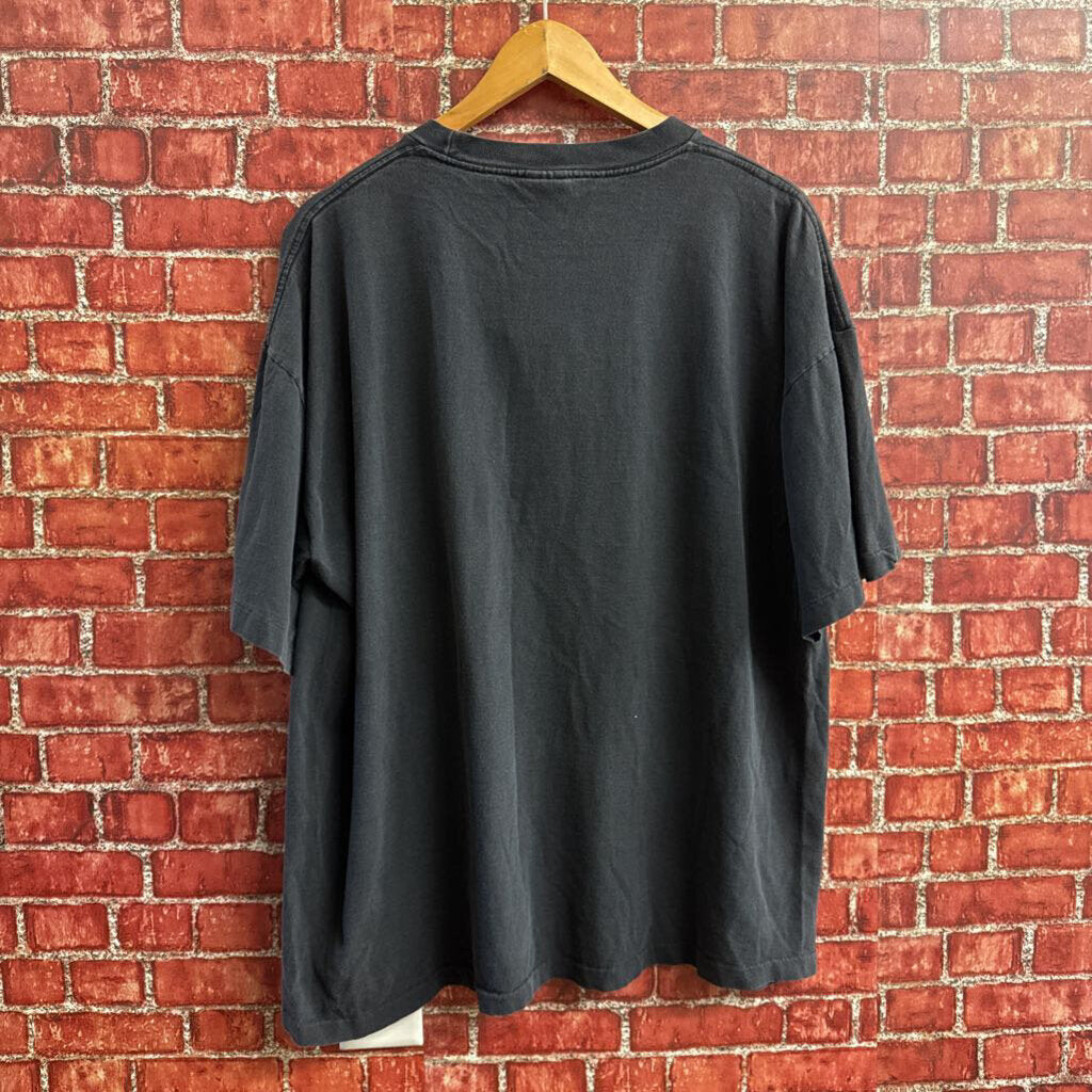 Vintage 1997 Chicago Bulls Graphic Tee Men’s Size 2XL