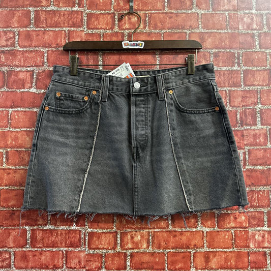Levis Black Denim Icon Mini Skirt Size 29