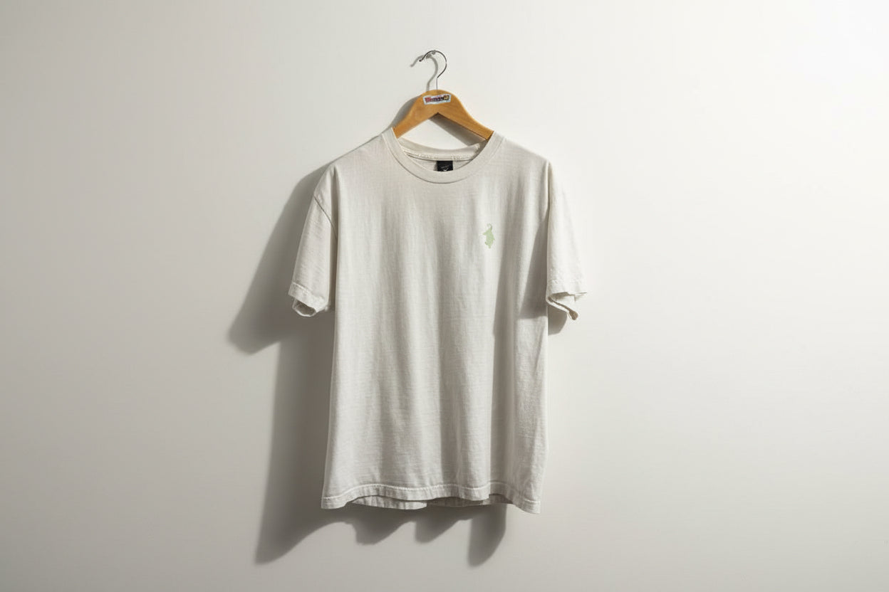 Hanes Graphic Tee Penguin/Garden Scene White Men’s Size L