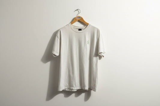 Hanes Graphic Tee Penguin/Garden Scene White Men’s Size L