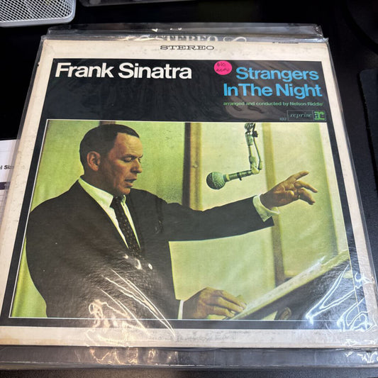 Frank Sinatra - Strangers in the night