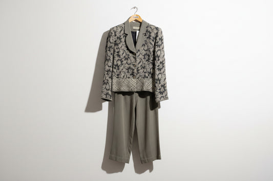 Canvas Backs Black&Beige Floral Blazer + Pants Ladies Size 8
