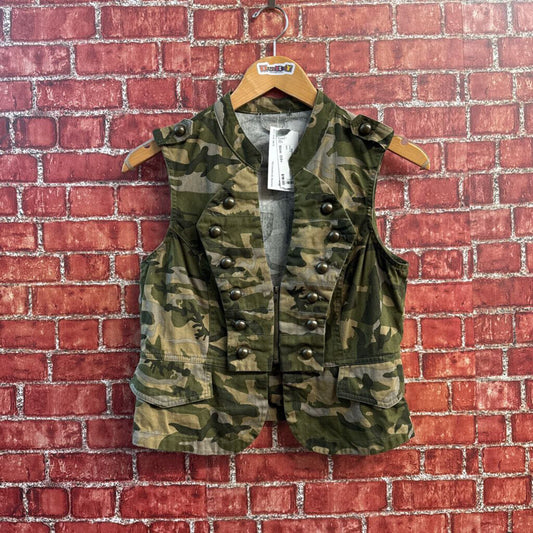 Ali & Kris Vest Double Breasted Camo Green