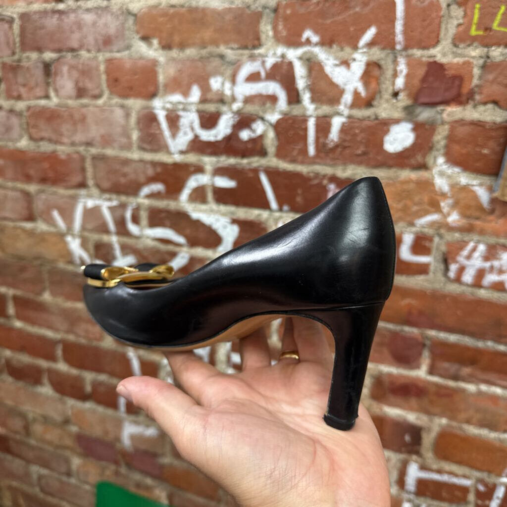 Salvatore Ferragamo Cheetah Pattern Bow Toe Heels Black Leather Size 6.5L